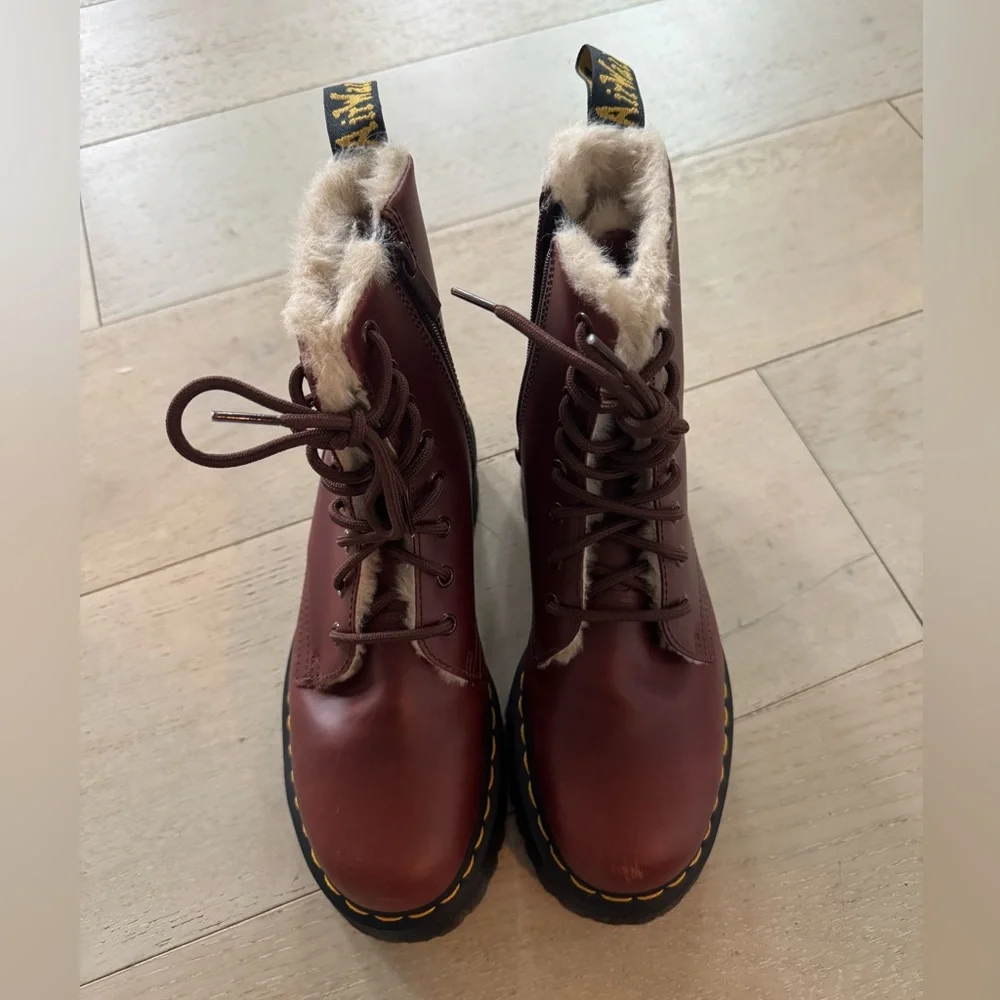 Dr Martens • Jadon Faux Fur Lined Platform Boots brown Abruzzo leather 8 - Picture 9 of 12